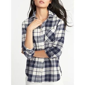 Old Navy Classic Fit Plaid Flannel Button Up Shirt